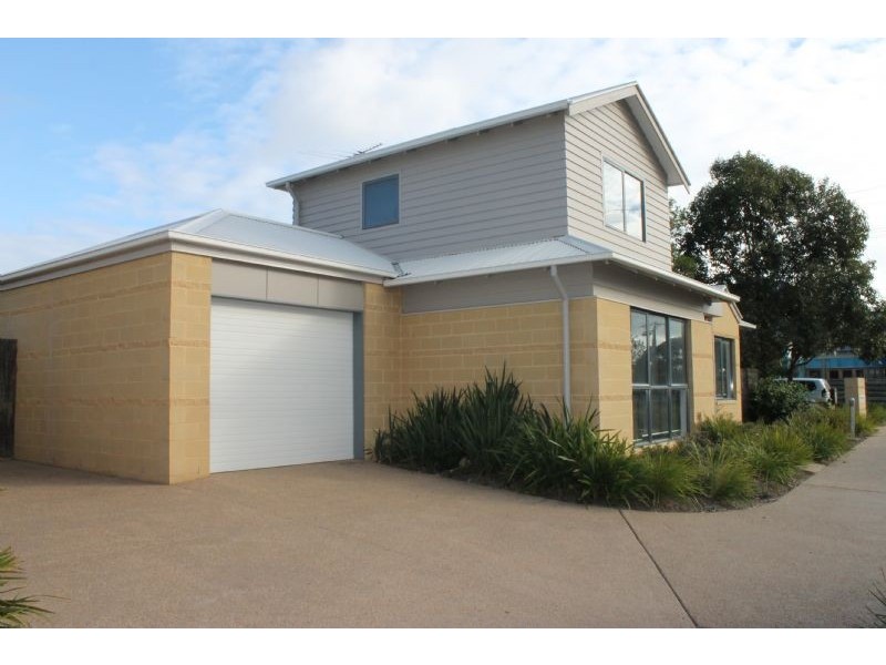 3/1 Wyndham Avenue, Cowes VIC 3922