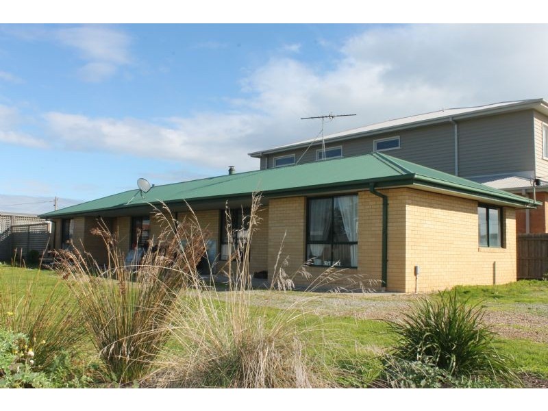 9 Malcalm Ave, Surf Beach VIC 3922