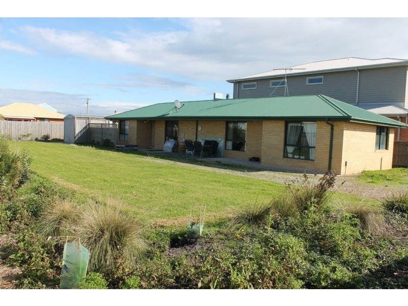 9 Malcalm Ave, Surf Beach VIC 3922