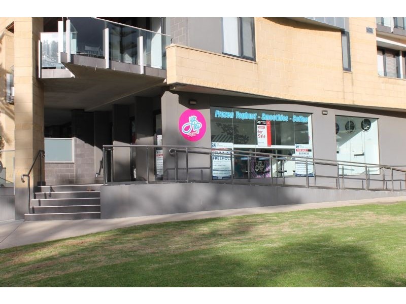 Shop 1/4 The Esplanade, Cowes VIC 3922