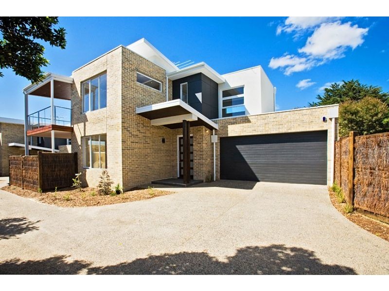 2/13 Langard Road, Cowes VIC 3922