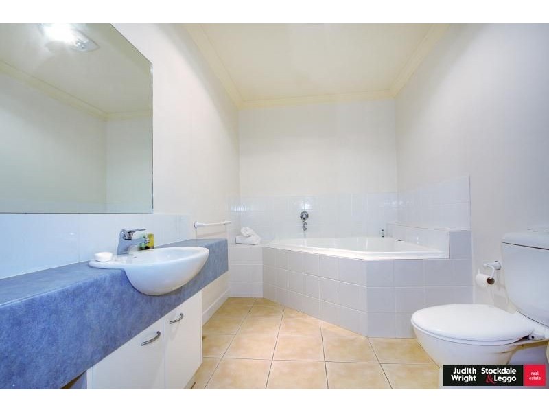 16/15-16 The Esplanade, Cowes VIC 3922