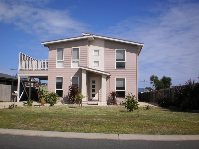 11 Lantana Road, Cape Woolamai VIC 3925