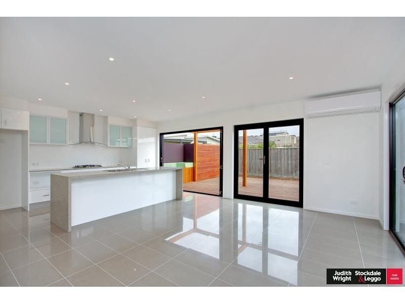 5 Pobblebonk Place, Cowes VIC 3922