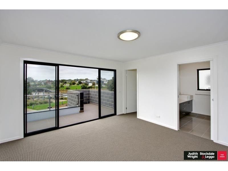 7 Pobblebonk Place, Cowes VIC 3922