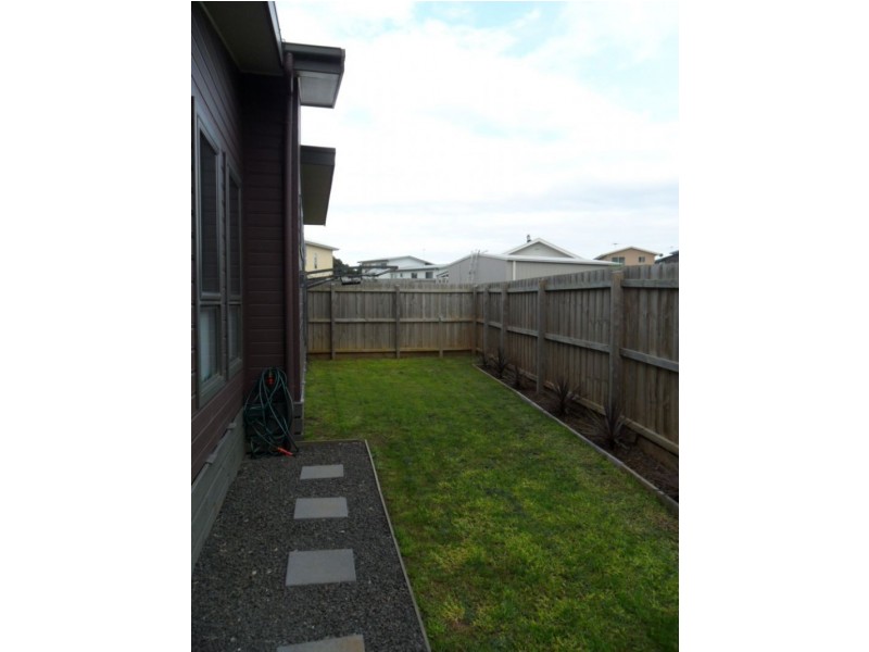 21 Vision Circuit, Sunset Strip VIC 3922