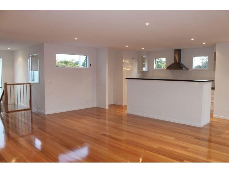 21 Alexander Avenue, Cowes VIC 3922