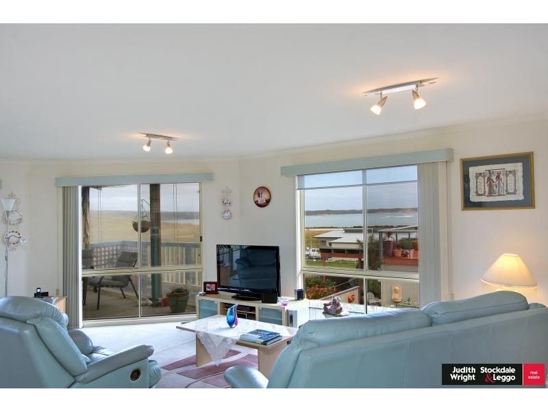 15 Halcyon Avenue, San Remo VIC 3925