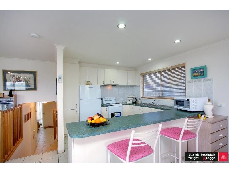 15 Halcyon Avenue, San Remo VIC 3925