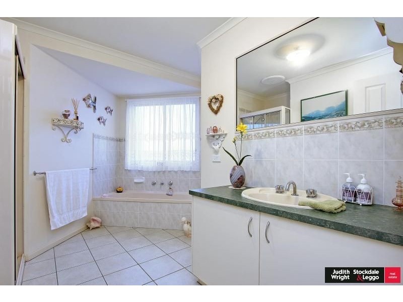 15 Halcyon Avenue, San Remo VIC 3925