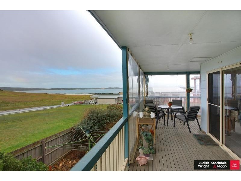 15 Halcyon Avenue, San Remo VIC 3925