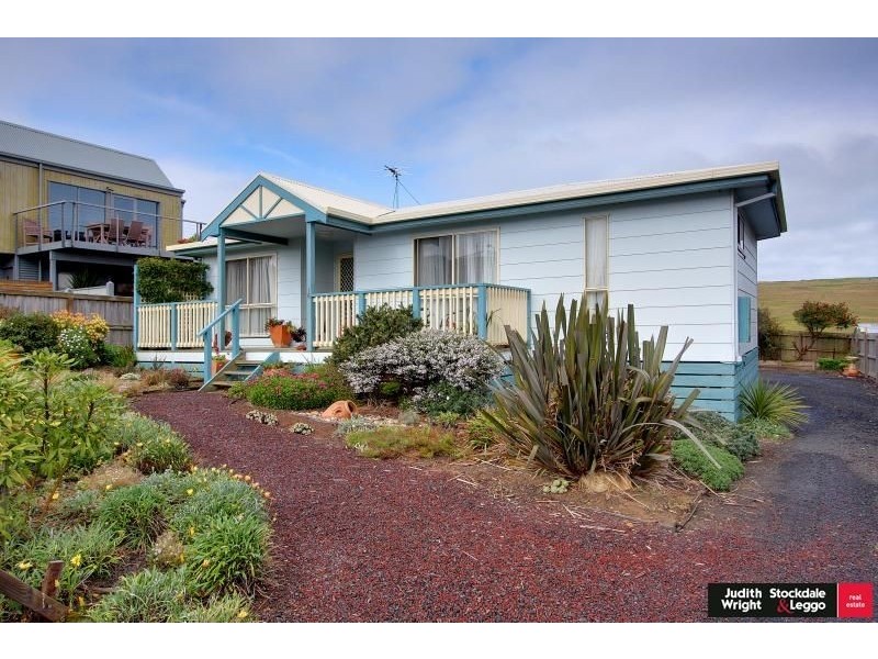 15 Halcyon Avenue, San Remo VIC 3925