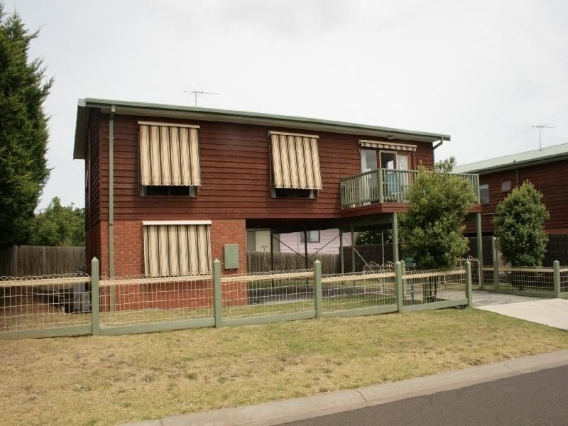 B/1 Boonderabbi Way, Cowes VIC 3922