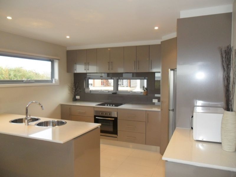 2/1 Stradbroke Crescent, Surf Beach VIC 3922