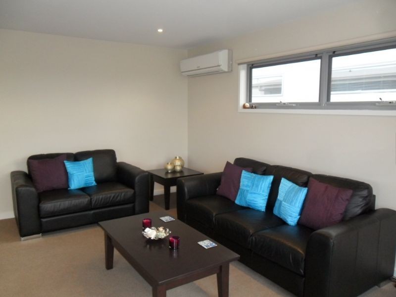 2/1 Stradbroke Crescent, Surf Beach VIC 3922