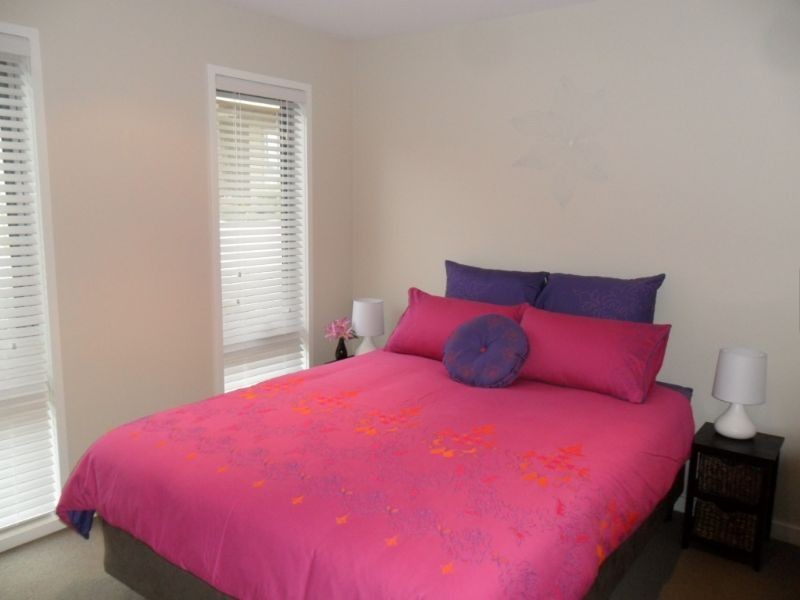 2/1 Stradbroke Crescent, Surf Beach VIC 3922