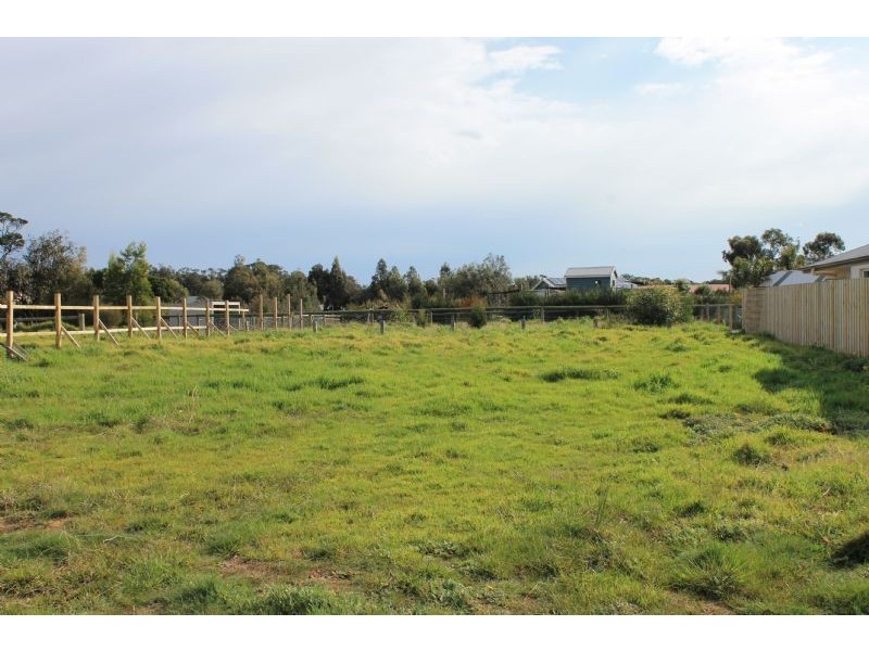 8 Shelly Court, Cowes VIC 3922