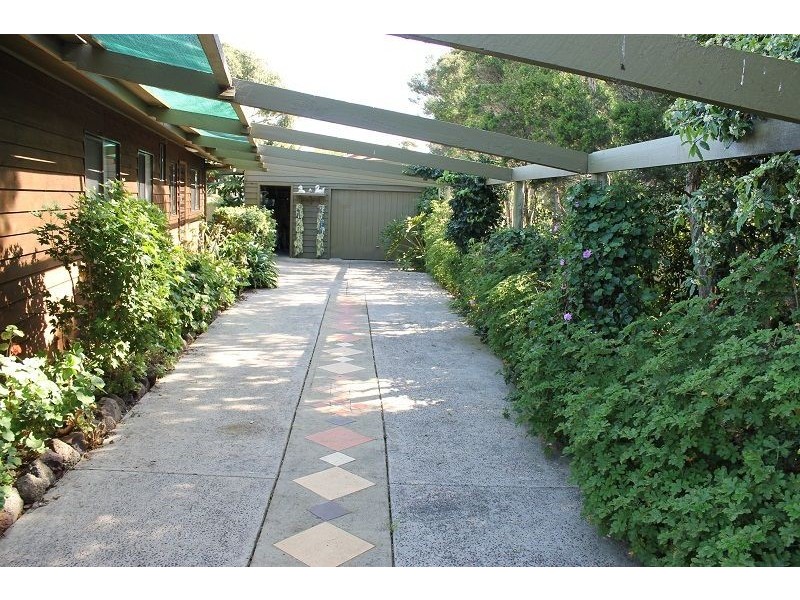 13 Driftwood Drive, Cowes VIC 3922