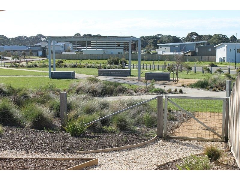 5 Dunes Road, Cowes VIC 3922