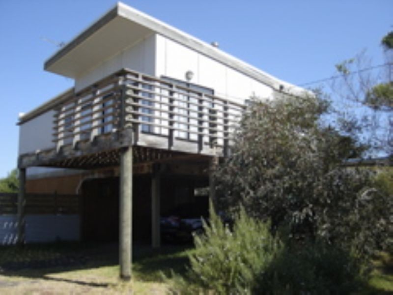 1 Hopetoun Crescent, Surf Beach VIC 3922