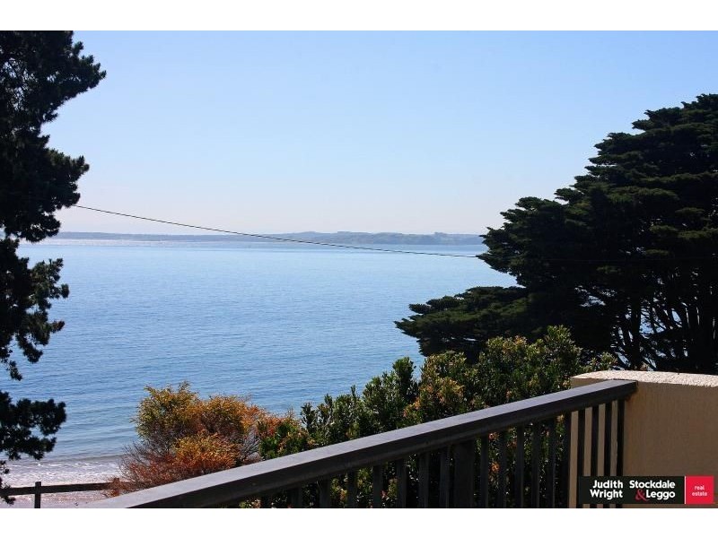 19 The Esplanade, Cowes VIC 3922