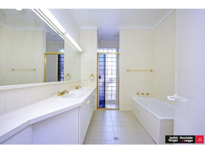 19 The Esplanade, Cowes VIC 3922