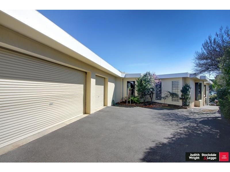 19 The Esplanade, Cowes VIC 3922