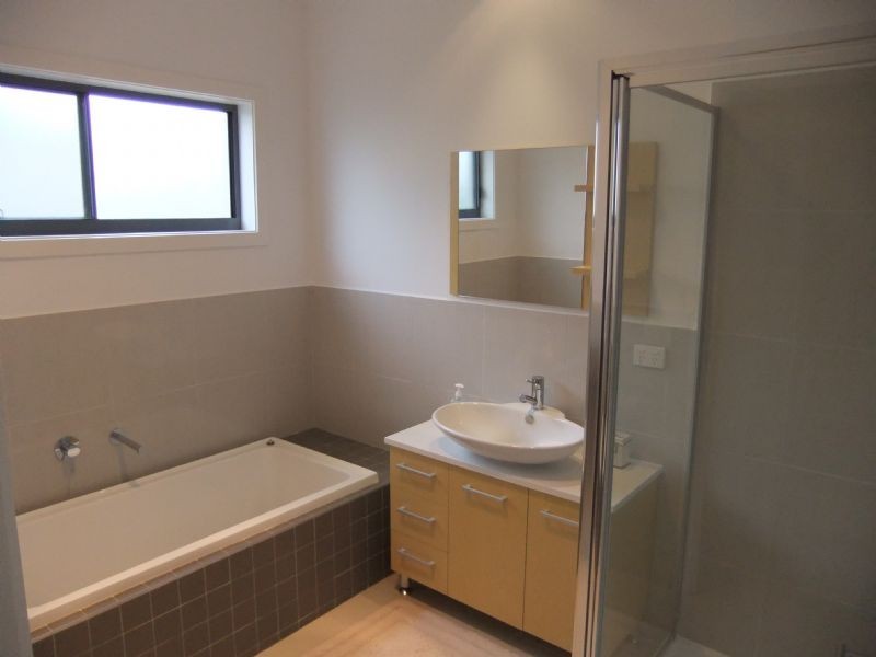 17 Blue Gum Crt, Cowes VIC 3922