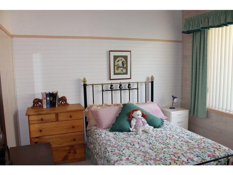 1 Alexander Avenue, Cowes VIC 3922
