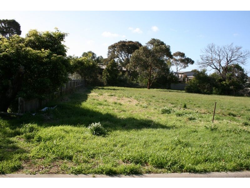 6 Lawrence Avenue, Cowes VIC 3922