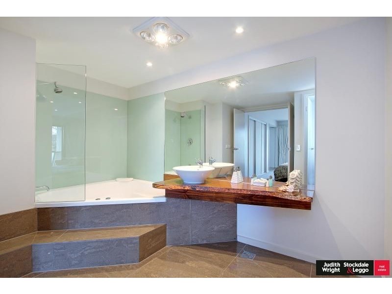 5/2-4 Warley Avenue, Cowes VIC 3922