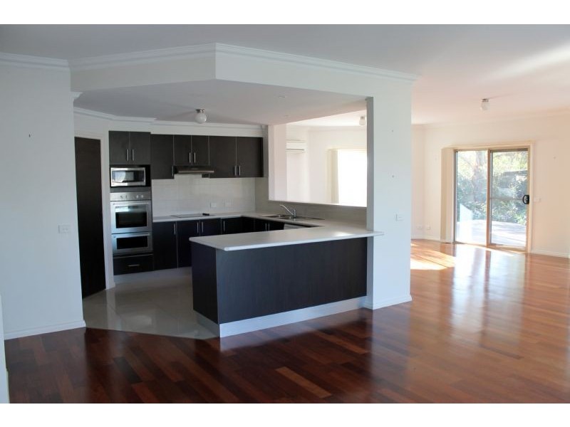 8 Wattle Close, Cowes VIC 3922