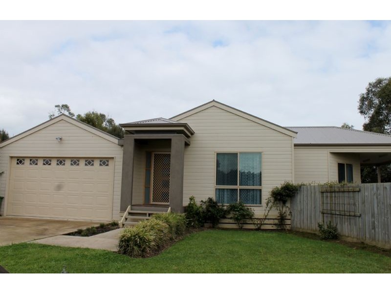 8 Wattle Close, Cowes VIC 3922