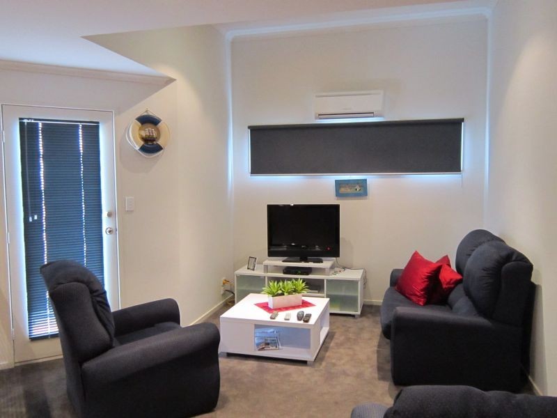 2/172 Thompson Avenue, Cowes VIC 3922