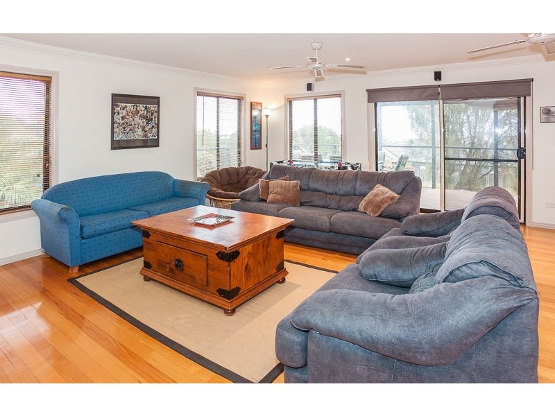 7 Chloe Close, Cowes VIC 3922