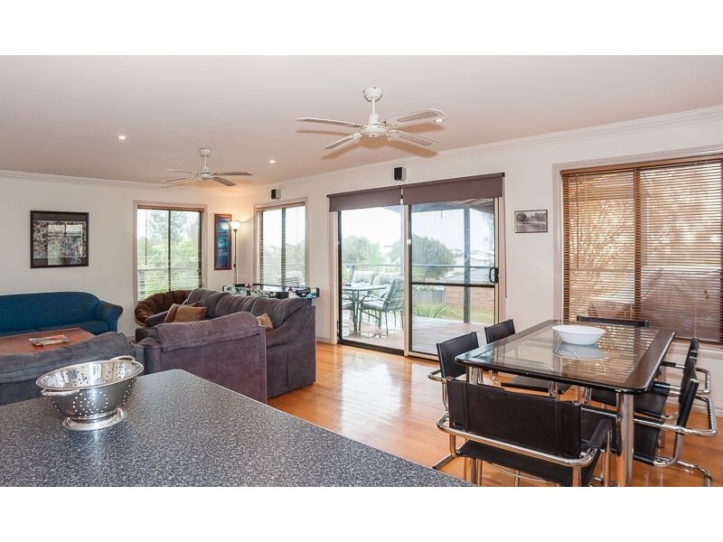 7 Chloe Close, Cowes VIC 3922