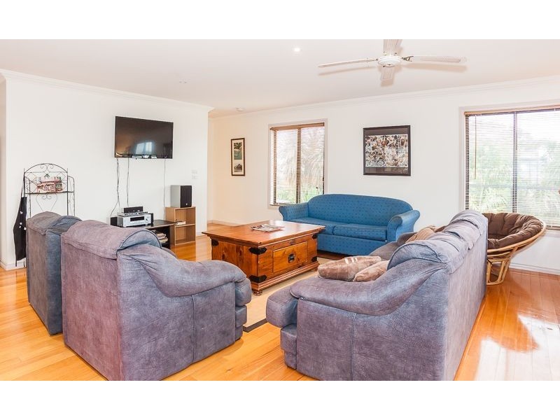 7 Chloe Close, Cowes VIC 3922