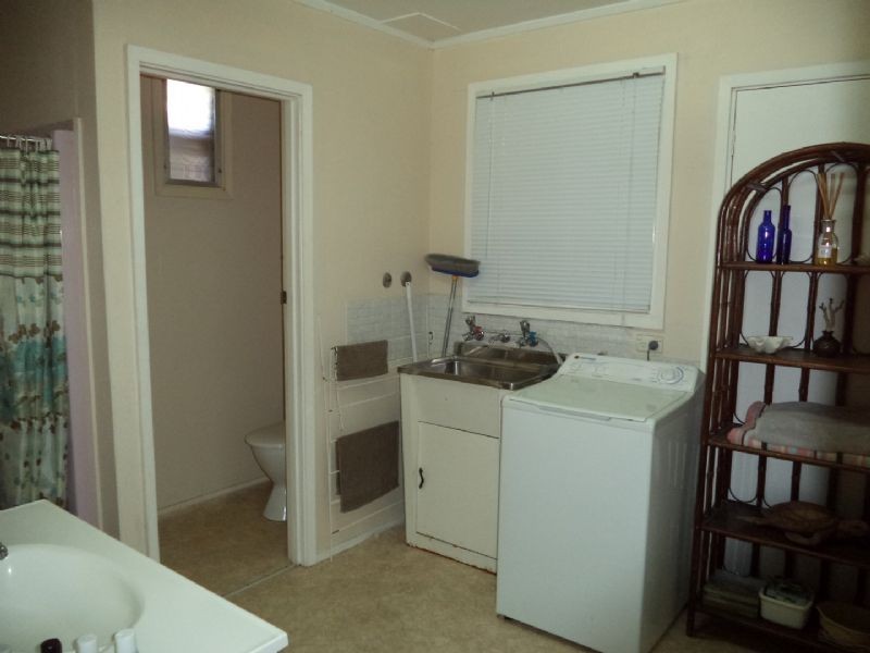 1 Raywood Avenue, Cowes VIC 3922