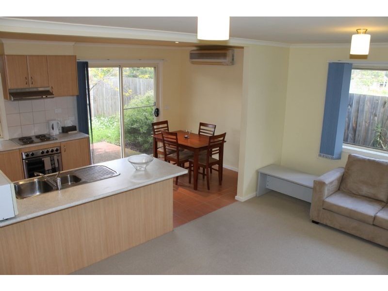 2/6 Hollydene Court, Cowes VIC 3922