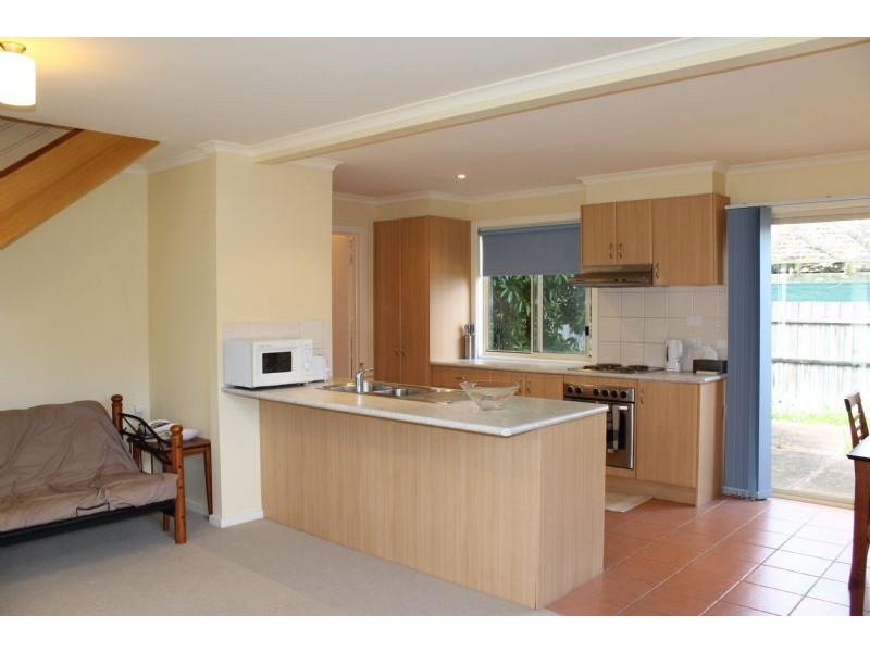 2/6 Hollydene Court, Cowes VIC 3922