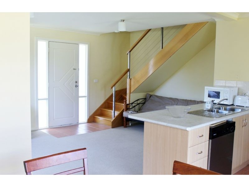 2/6 Hollydene Court, Cowes VIC 3922