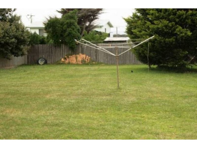 7 Stradbroke Crescent, Surf Beach VIC 3922