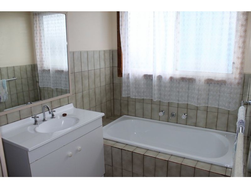 5 Sinclair Avenue, Surf Beach VIC 3922