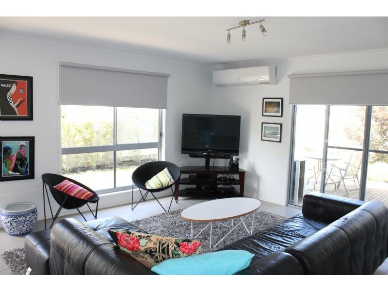 33 Phillip Island Road, Surf Beach VIC 3922
