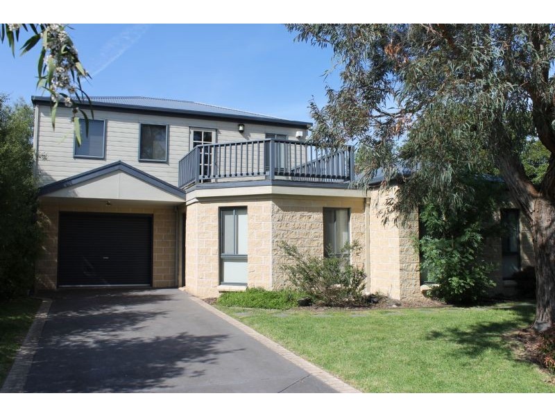 143 Church Street, Cowes VIC 3922