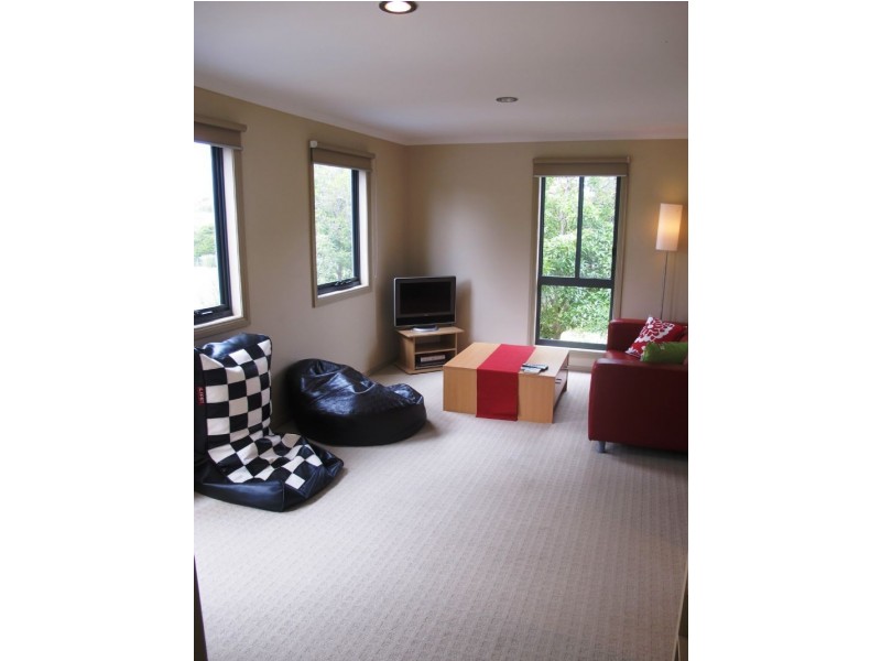 143 Church Street, Cowes VIC 3922