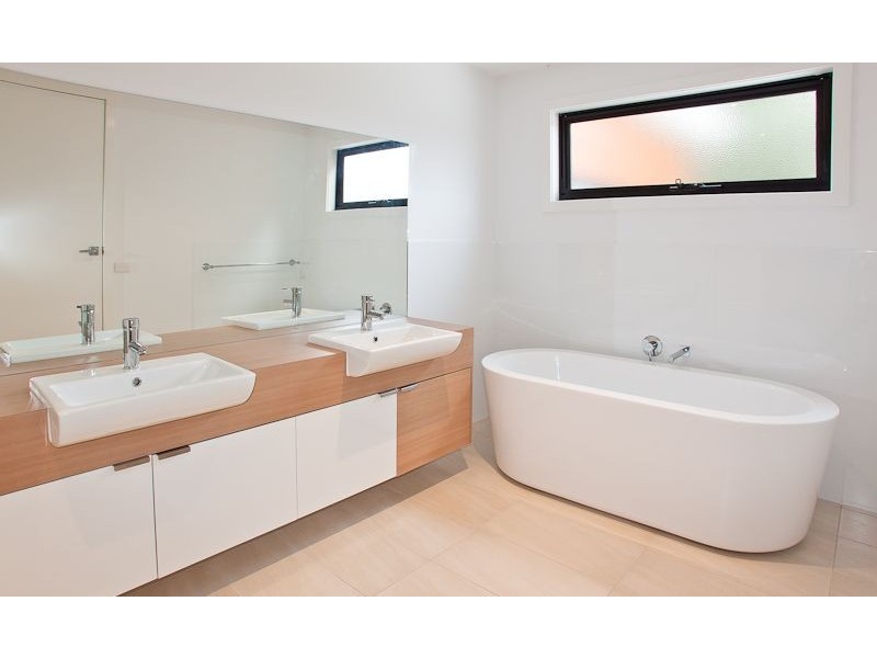 2 Spaven Court, Cowes VIC 3922