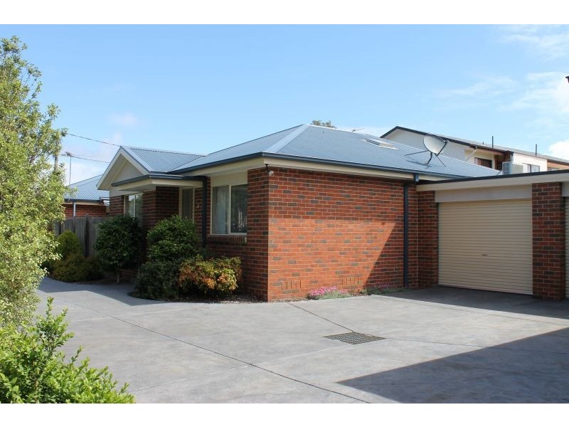 2/62 Walton Street, Cowes VIC 3922