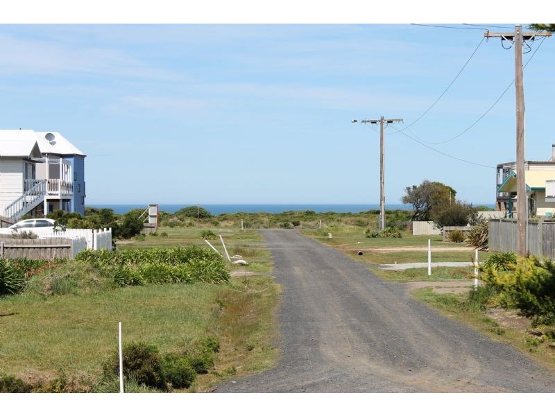 10 Seaview Crescent, Surf Beach VIC 3922