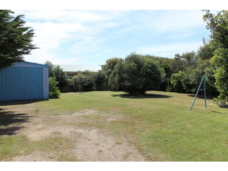 10 Seaview Crescent, Surf Beach VIC 3922